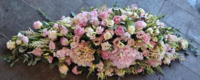 Pink Spray - Pink shades or colours of your choice.
This can be made in all roses at an extra cost of £150 Pink Spray - Pink shades or colours of your choice.
This can be made in all roses at an extra cost of £150